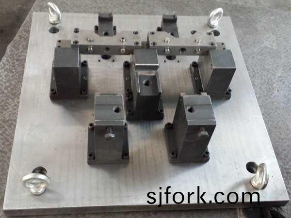 專用裌(jia)具